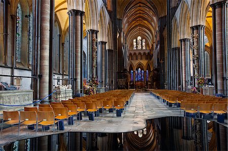 salisbury - Looking down the magnificent nave of Salisbury Cathedral, Salisbury, Wiltshire, England, United Kingdom, Europe Foto de stock - Con derechos protegidos, Código: 841-08240208