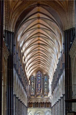 simsearch:841-08240224,k - Looking down the nave of Salisbury Cathedral towards the west front, Salisbury, Wiltshire, England, United Kingdom, Europe Stockbilder - Lizenzpflichtiges, Bildnummer: 841-08240214