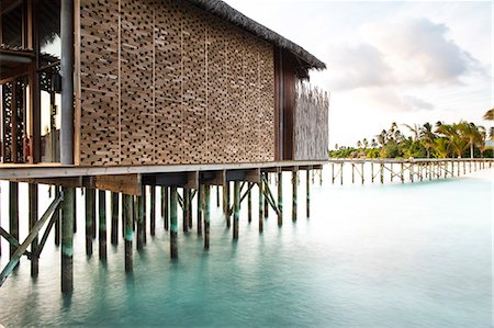 simsearch:841-08279283,k - Wooden buildings over water, The Maldives, Indian Ocean, Asia Photographie de stock - Rights-Managed, Code: 841-08279285