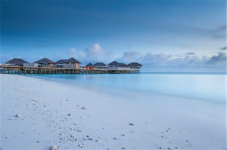 simsearch:841-07202262,k - Wooden buildings over water, The Maldives, Indian Ocean, Asia Photographie de stock - Rights-Managed, Code: 841-08279282