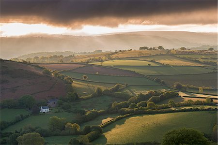 devon - Quintatown farm surrounded by beautiful rolling countryside, Chagford, Dartmoor National Park, Devon, England, United Kingdom, Europe Photographie de stock - Rights-Managed, Code: 841-08279392