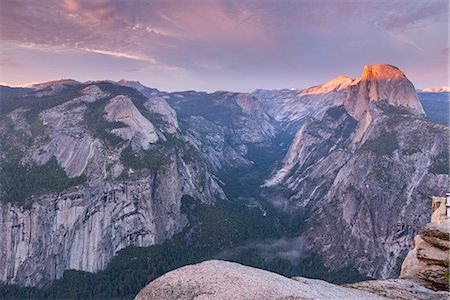 parque nacional de yosemite - Last light on Half Dome above Yosemite Valley, Yosemite National Park, UNESCO World Heritage Site, California, United States of America, North America Foto de stock - Con derechos protegidos, Código: 841-08279429