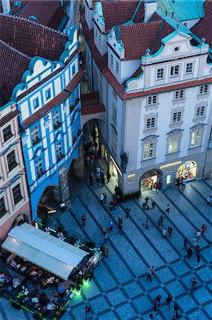 praga - High angle view of buildings in Old Town Square at dusk, UNESCO World Heritage Site, Prague, Czech Republic, Europe Photographie de stock - Rights-Managed, Code: 841-08279452