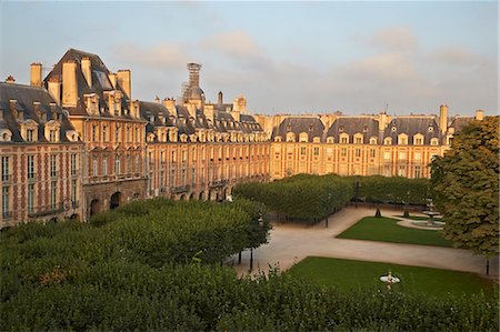 View of the Place des Vosges, Paris, France, Europe Stock Photo - Rights-Managed, Code: 841-08279469