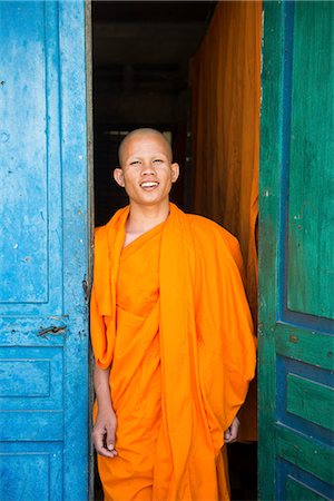 simsearch:841-05845837,k - Young monk in Wat Preah Ang Monastery, Siem Reap, Cambodia, Indochina, Southeast Asia, Asia Foto de stock - Con derechos protegidos, Código: 841-08357432