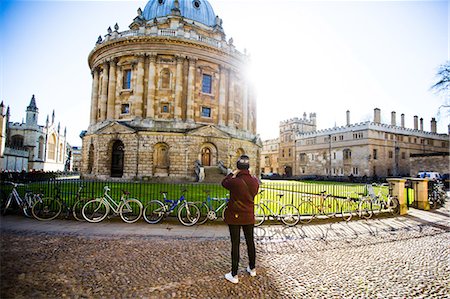 simsearch:862-07909654,k - Radcliffe Camera, from St. Marys Church, Oxford, Oxfordshire, England, United Kingdom, Europe Photographie de stock - Rights-Managed, Code: 841-08357599