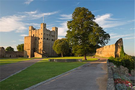 Rochester Castle and gardens, Rochester, Kent, England, United Kingdom, Europe Stockbilder - Lizenzpflichtiges, Bildnummer: 841-08357724