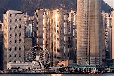 Dawn over Hong Kong Central skyline, Avenue of Stars, Tsim Sha Tsui Waterfront, Kowloon, Hong Kong, China, Asia Foto de stock - Con derechos protegidos, Código: 841-08357759