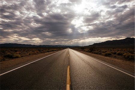 road marking - Highway 190 through Death Valley National Park, California, United States of America, North America Photographie de stock - Rights-Managed, Code: 841-08357787