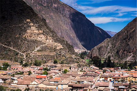 Ollantaytambo with Pinkullyuna Inca Storehouses in the mountains above, Sacred Valley of the Incas, near Cusco, Peru, South America Foto de stock - Con derechos protegidos, Código: 841-08420971