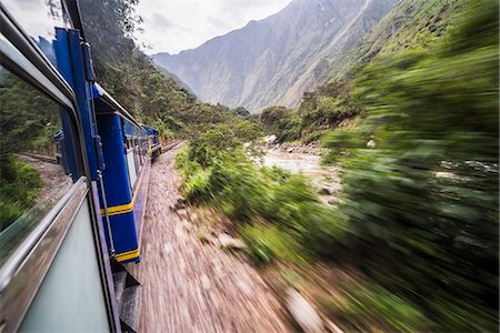 simsearch:841-07206094,k - Train between Aguas Calientes, the stop for Machu Picchu, and Ollantaytambo, Cusco Region, Peru, South America Foto de stock - Direito Controlado, Número: 841-08421014
