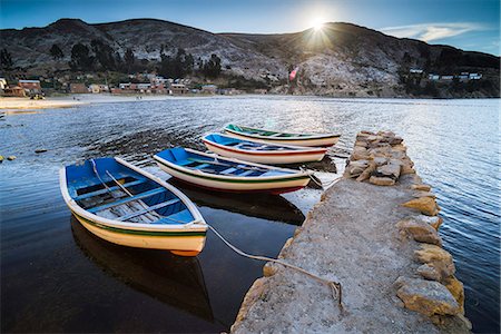 Boats in the harbour on Lake Titicaca at Challapampa village, Isla del Sol (Island of the Sun), Bolivia, South America Foto de stock - Con derechos protegidos, Código: 841-08421046