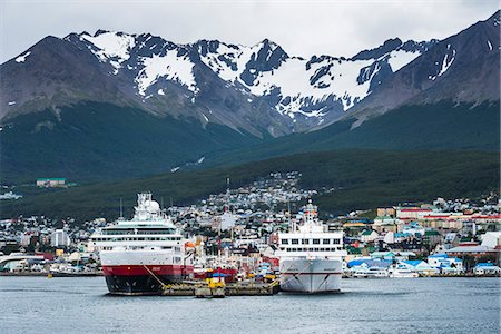 simsearch:841-05962317,k - Antarctic cruise ships docked in Ushuaia, Tierra Del Fuego, Patagonia, Argentina, South America Foto de stock - Con derechos protegidos, Código: 841-08421108