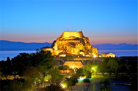 Elevated view of Old Fortress and Maitland Rotunda, Corfu Old Town, Corfu, The Ionian Islands, Greek Islands, Greece, Europe Photographie de stock - Rights-Managed, Code: 841-08421153