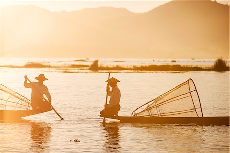 Traditional fisherman on Inle lake, Shan State, Myanmar (Burma), Asia Photographie de stock - Rights-Managed, Code: 841-08421254