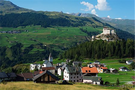 simsearch:6119-07451721,k - Scuol Tarasp (Tarasp Castle) (Schloss Tarasp), Engadine, Graubunden, Switzerland, Europe Fotografie stock - Rights-Managed, Codice: 841-08421380