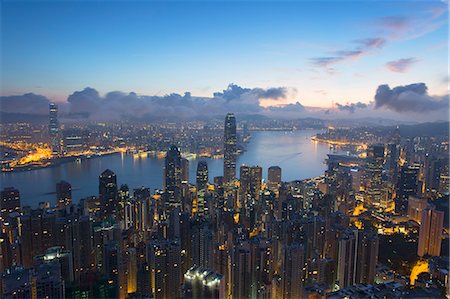 simsearch:841-09085792,k - View of Hong Kong Island skyline at dawn, Hong Kong, China, Asia Photographie de stock - Rights-Managed, Code: 841-08421480