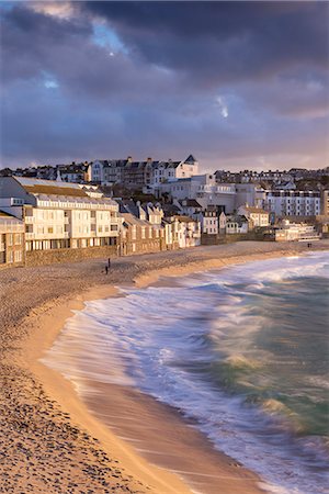 people beach resort - Waves crash against Porthmeor Beach in St. Ives, Cornwall, England, United Kingdom, Europe Stock Photo - Rights-Managed, Code: 841-08438758