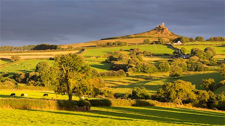 devon, england - Brentor Church above rolling Dartmoor countryside, Devon, England, United Kingdom, Europe Foto de stock - Con derechos protegidos, Código: 841-08438751