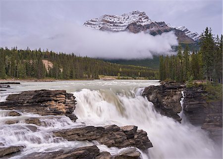 parque nacional de jasper - Athabasca Falls in the Canadian Rockies, Jasper National Park, UNESCO World Heritage Site, Alberta, Canada, North America Foto de stock - Con derechos protegidos, Código: 841-08438783