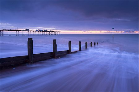 Waves rush over the beach at Teignmouth at dawn in winter, Devon, England, United Kingdom, Europe Photographie de stock - Rights-Managed, Code: 841-08438812