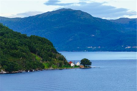simsearch:841-08438835,k - Small houses on Storfjord (Storfjorden), Norway, Scandinavia, Europe Foto de stock - Con derechos protegidos, Código: 841-08438848