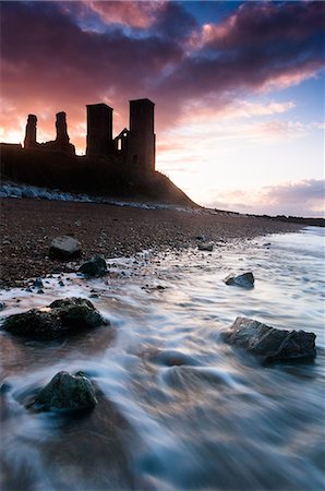 simsearch:841-06447460,k - Sunset at Reculver Tower, Kent, England, United Kingdom, Europe Photographie de stock - Rights-Managed, Code: 841-08542518
