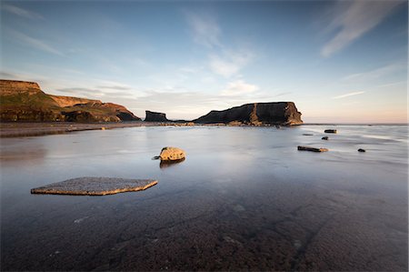 simsearch:6119-09074668,k - Saltwick Nab, Saltwick Bay, sunrise, Yorkshire, England, United Kingdom, Europe Photographie de stock - Rights-Managed, Code: 841-08568873