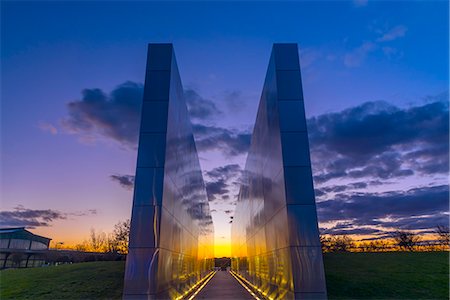 parque estatal - Empty Sky memorial to New Jerseyans lost during 911 attacks on the World Trade Center, Liberty State Park, Jersey City, New Jersey, United States of America, North America Foto de stock - Con derechos protegidos, Código: 841-08569027