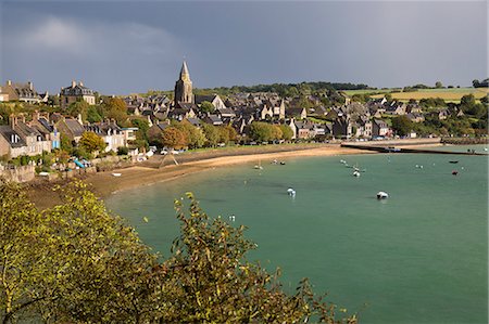 rance river - View over fishing village on River Rance, Saint-Suliac, Brittany, France, Europe Stock Photo - Rights-Managed, Code: 841-08569031