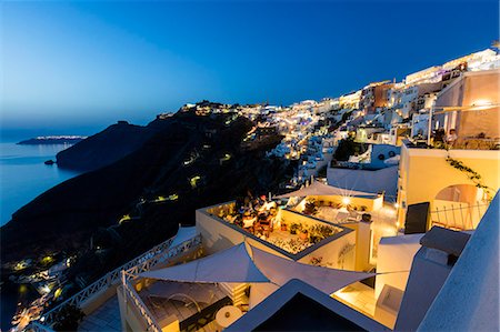 simsearch:6119-09253454,k - View of the Aegean Sea from the typical Greek village of Firostefani at dusk, Santorini, Cyclades, Greek Islands, Greece, Europe Foto de stock - Con derechos protegidos, Código: 841-08645306