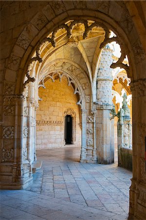 Manueline ornamentation in the cloisters of Mosteiro dos Jeronimos (Monastery of the Hieronymites), UNESCO World Heritage Site, Belem, Lisbon, Portugal, Europe Foto de stock - Direito Controlado, Número: 841-08663440