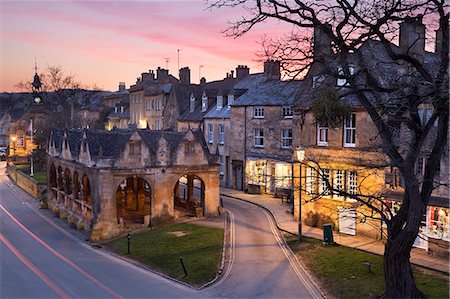 royaume-uni - Market Hall and Cotswold stone cottages on High Street, Chipping Campden, Cotswolds, Gloucestershire, England, United Kingdom, Europe Photographie de stock - Rights-Managed, Code: 841-08663675