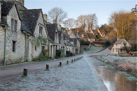 frosty morning - Arlington Row Cotswold stone cottages on frosty morning, Bibury, Cotswolds, Gloucestershire, England, United Kingdom, Europe Stock Photo - Rights-Managed, Code: 841-08663680