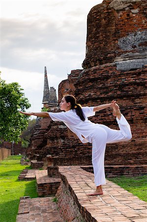 simsearch:841-08542720,k - Yoga practitioner at a Thai temple, Thailand, Southeast Asia, Asia Foto de stock - Con derechos protegidos, Código: 841-08717969