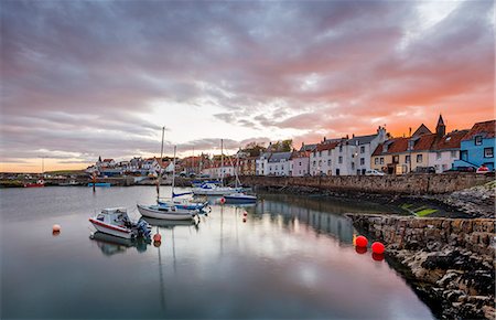 fife - Sailing boats at sunset in the harbour at St. Monans, Fife, East Neuk, Scotland, United Kingdom, Europe Foto de stock - Con derechos protegidos, Código: 841-08718011