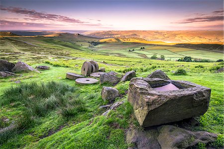 derbyshire - View over Stanage Edge millstones at sunrise, Peak District National Park, Derbyshire, England, United Kingdom, Europe Photographie de stock - Rights-Managed, Code: 841-08718026