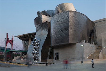 The Guggenheim Museum, designed by Frank Gehry, Bilbao, Biscay (Vizcaya), Basque Country (Euskadi), Spain, Europe Foto de stock - Con derechos protegidos, Código: 841-08718127