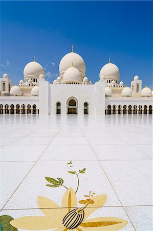 simsearch:841-07653225,k - Sheikh Zayed Grand Mosque, Abu Dhabi, United Arab Emirates, Middle East Photographie de stock - Rights-Managed, Code: 841-08729561