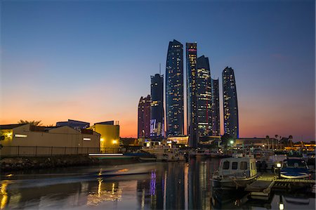 simsearch:6119-07845353,k - View of Etihad Towers, Abu Dhabi, United Arab Emirates, Middle East Photographie de stock - Rights-Managed, Code: 841-08781711