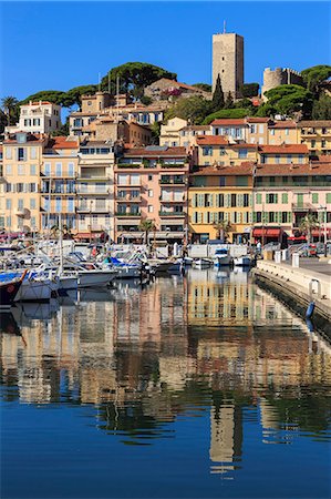simsearch:841-08781863,k - Reflections of boats and Le Suquet, Old (Vieux) port, Cannes, Cote d'Azur, Alpes Maritimes, Provence, France, Mediterranean, Europe Photographie de stock - Rights-Managed, Code: 841-08797737