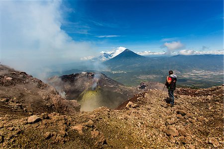 roca volcánica - Cresting the peak of Pacaya Volcano in Guatemala City, Guatemala, Central America Foto de stock - Con derechos protegidos, Código: 841-08797766