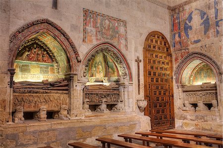 Medieval tombs and wall murals, Old Cathredal of Salamanca, Salamanca, UNESCO World Heritage Site, Castile y Leon, Spain, Europe Stockbilder - Lizenzpflichtiges, Bildnummer: 841-08797997