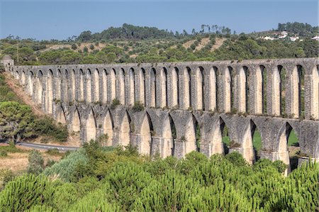 portugal pillar - Roman Aqueduct, Pegoes, Portugal, Europe Photographie de stock - Rights-Managed, Code: 841-08797991