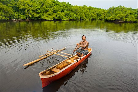 simsearch:6126-09103872,k - Man in his dugout canoe, Kosrae, Federated States of Micronesia, South Pacific Foto de stock - Con derechos protegidos, Código: 841-08821554