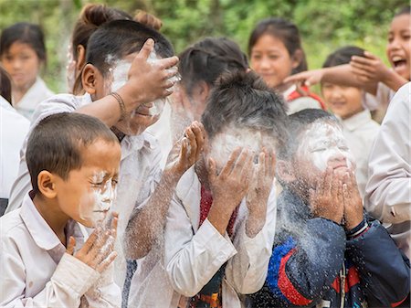 simsearch:841-09108108,k - Kids at play in rural Laos, Indochina, Southeast Asia, Asia Fotografie stock - Rights-Managed, Codice: 841-08821655