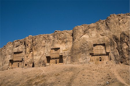 simsearch:841-08821676,k - Tombs of Darius II, Ataxerxes I and Darius the Great, Naqsh-e Rostam Necropolis, near Persepolis, Iran, Middle East Photographie de stock - Rights-Managed, Code: 841-08821682