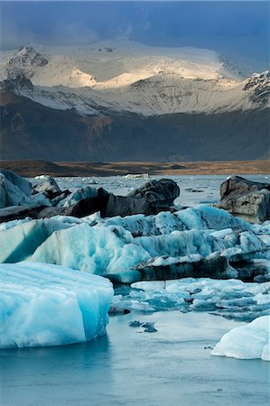 simsearch:841-08887208,k - Icebergs in the Jokulsarlon glacial lake in Vatnajokull National Park in southeast Iceland, Polar Regions Foto de stock - Con derechos protegidos, Código: 841-08860650