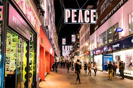 simsearch:841-07782171,k - Alternative festive Christmas lights in Carnaby Street, Soho, London, England, United Kingdom, Europe Foto de stock - Con derechos protegidos, Código: 841-08860783