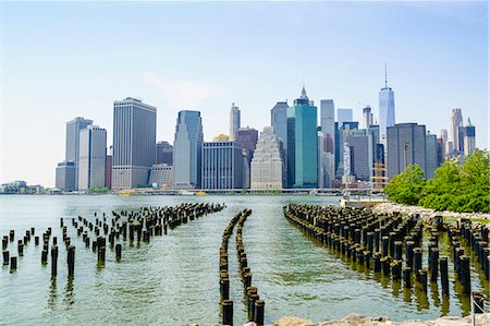 simsearch:841-09163152,k - Manhattan skyline viewed from Brooklyn Bridge Park, New York City, United States of America, North America Photographie de stock - Rights-Managed, Code: 841-08860791